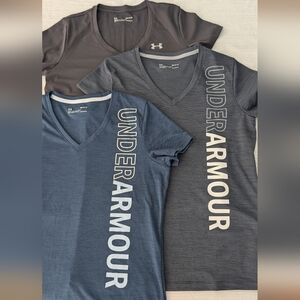 Bundle Of 3 Woman's Under Armour Heatgear V-Neck T-Shirts Set Size M